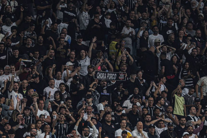 torcida-do-corinthians-lanca-campanha-de-arrecadacao-para-pagar-estadio