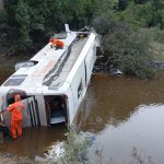 corpos-das-vitimas-do-acidente-em-que-onibus-caiu-de-ponte-dentro-de-rio-sao-liberados-do-iml