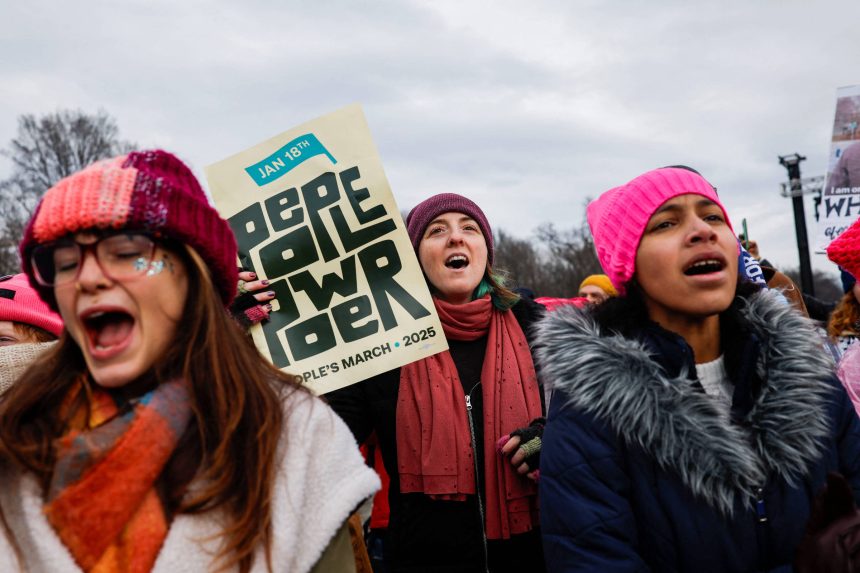 milhares-protestam-contra-a-posse-de-trump-em-washington