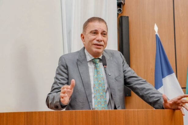 justa-homenagem:-amastha-apresenta-pl-para-que-area-na-capital-receba-o-nome-de-“dona-aureny”