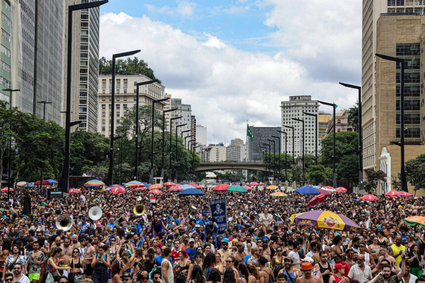 pesquisadores-questionam-expectativa-de-16-milhoes-de-folioes-para-carnaval-de-sp