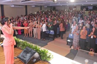 em-evento-inedito,-primeira-dama-karynne-sotero-destaca-protagonismo-feminino-no-fortalecimento-de-politicas-publicas