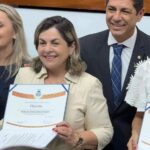 prefeita-de-guarai-e-homenageada-por-valdemar-junior-em-sessao-solene-do-dia-da-mulher