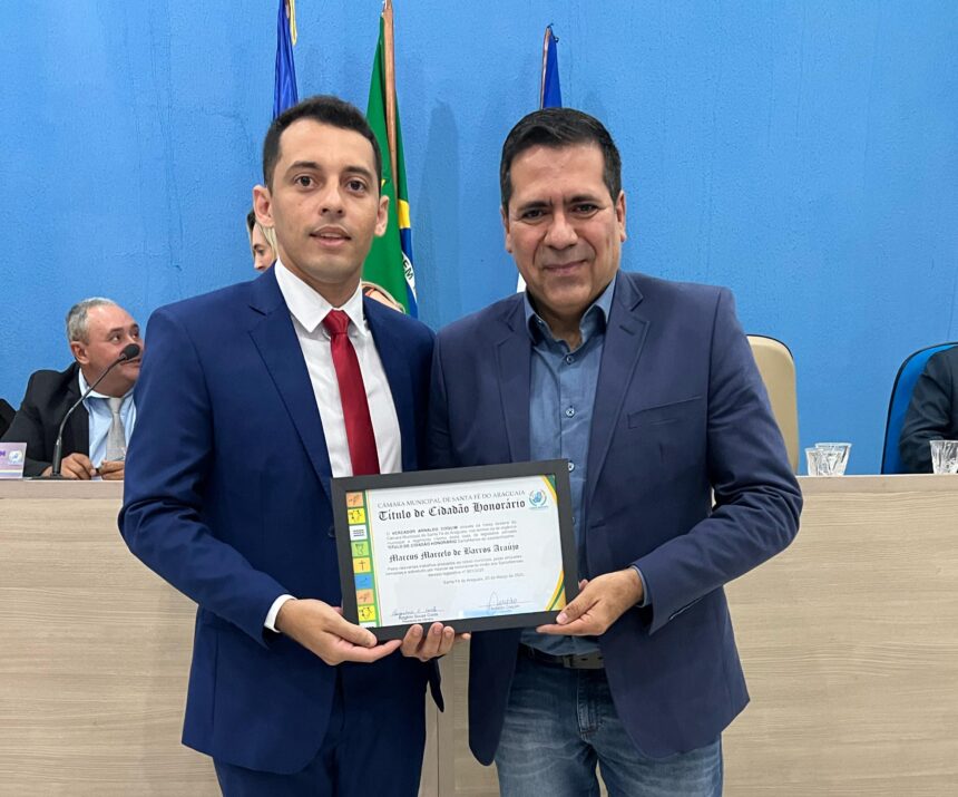 “sao-os-cidadaos-que-transformam-a-cidade”,-afirma-marcus-marcelo-ao-receber-titulo-em-santa-fe