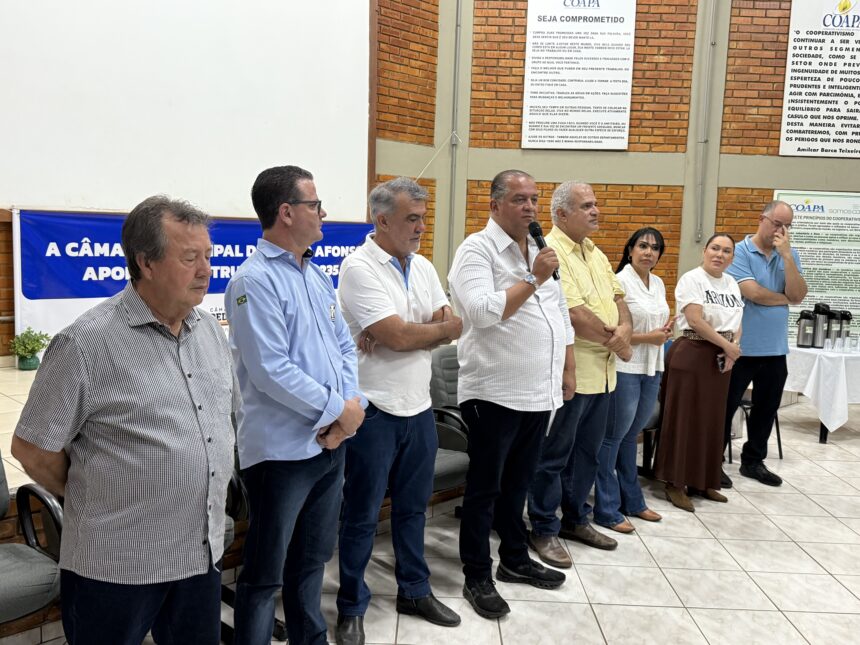 em-pedro-afonso,-eduardo-gomes-assume-intermediacao-para-resolver-situacao-da-br-235,-vai-levar-produtores-a-ministro-dia-9-e-garante-prioridade:-“nao-faz-sentido-nao-ter-uniao-total-em-torno-disso”