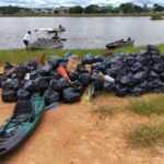 prefeitura-e-voluntarios-promovem-a-primeira-acao-de-limpeza-do-lago-azul-em-2025