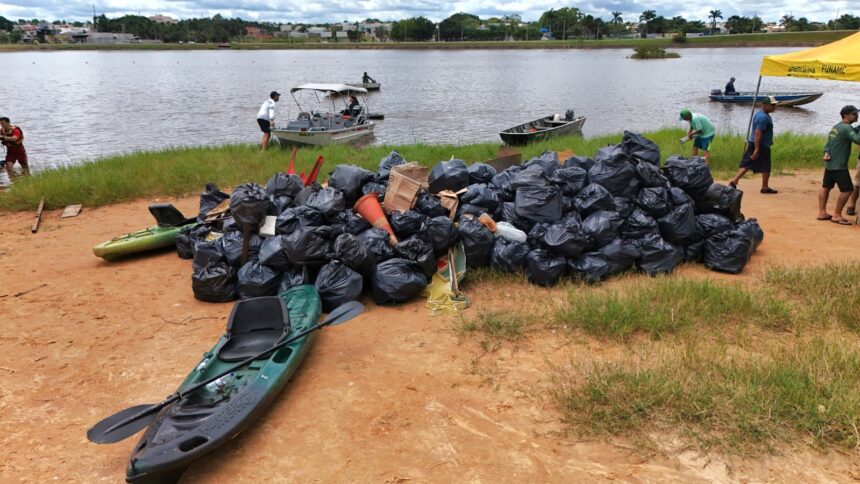 prefeitura-e-voluntarios-promovem-a-primeira-acao-de-limpeza-do-lago-azul-em-2025