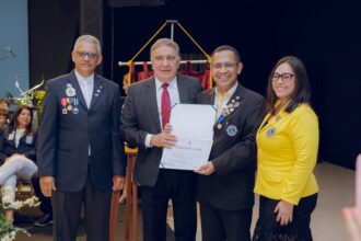 vice-governador-laurez-moreira-recebe-homenagem-durante-59a-convencao-do-lions-clube-do-tocantins-e-goias
