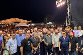amelio-cayres-frisa-avancos-de-barra-do-ouro-na-festividade-de-29-anos-da-cidade