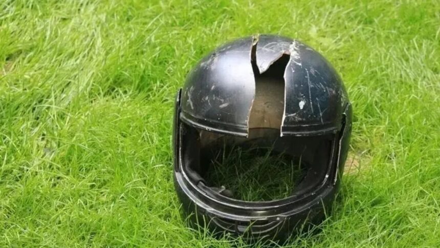 mulher-e-agredida-com-golpes-de-capacete-pelo-ex-namorado-da-amiga