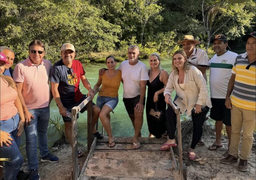 nas-serras-gerais,-amelio-cayres-enaltece-belezas-de-aurora-e-faz-corpo-a-corpo-com-liderancas-de-grupos-politicos 