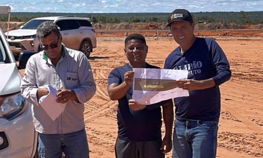 gaguim-roda-pelo-jalapao,-visita-obra-do-aeroporto-em-sao-felix-e-recebe-sinalizacao-de-prefeito 