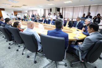 amelio-cayres-empossa-tres-procuradores-aprovados-no-concurso-publico-da-aleto