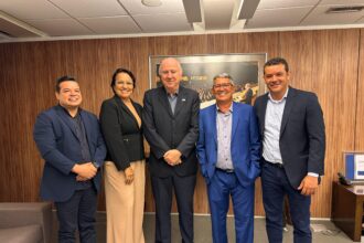 presidente-eleito-da-atm,-big-jow,-realiza-visita-institucional-na-cnm-e-debate-pautas-prioritarias do-movimento-municipalista  