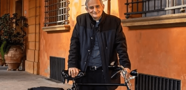 o-papa-e-pop?-instagram-de-favoritos-tem-passeios-de-bike-e-mensagens-de-fe