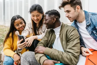 geracao-z-prefere-trabalho-alinhado-a-valores-a-ser-influencer,-diz-estudo