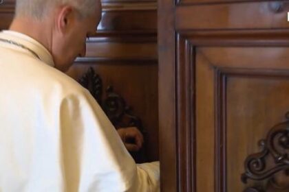 capela-e-biblioteca:-como-e-o-apartamento-papal,-reaberto-por-leao-14