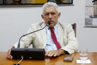 deputados-aprovam-projeto-de-lei-para melhorar-acesso-a-saude e-bem-estar-da-pessoa-com-parkinson