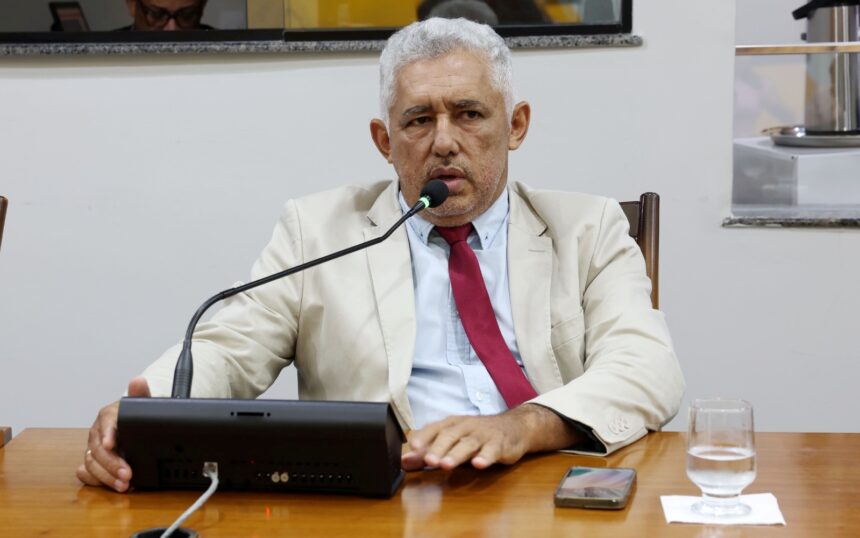 deputados-aprovam-projeto-de-lei-para melhorar-acesso-a-saude e-bem-estar-da-pessoa-com-parkinson