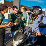 meio-ambiente-realiza-blitz-ecologica-com-distribuicao-de-mudas-de-arvores-na-via-lago