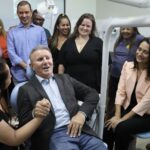 “que-susto!”-prefeito-eduardo-siqueira-e-resgatado-de-elevador-e-passa-bem-apos-incidente-com-falta-de-energia 