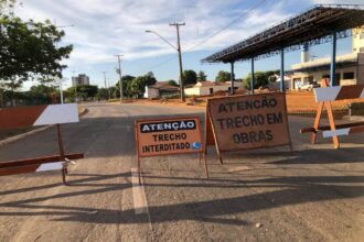 acesso-a-rotatoria-entre-avenidas-ns-04-e-lo-21-e-interditado-em-virtude-de-obras