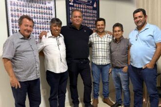 em-palmas,-eduardo-gomes-recebe-lideres-estaduais-e-municipais