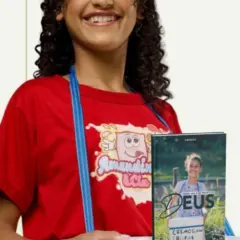 agora-influenciadora,-vendedora-de-cremosinho-lanca-livro-dia-17-que-vai-ajudar-a-realizar-sonho-de-construcao-da-sua-casa