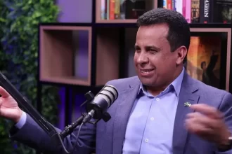 “de-frente-com-maju”:-fabio-analisa-cenario-de-2026-na-base,-diz-que-wanderlei-tem-“ima”-e-nao-descarta-disputar-cadeira-de-federal