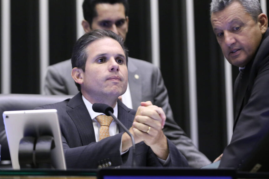 autor-de-proposta-de-reforma-administrativa-ve-impulso-de-motta-ao-tema