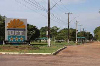uft-lanca-edital-para-25-vagas-ao-cargo-de-professor;-remuneracao-de-ate-r$-8-mil