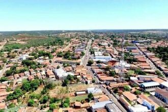 com-truque-de-falsa-protese,-dupla-assalta-agencia-bancaria-no-norte-do-to-e-foge-com-dinheiro-e-celulares