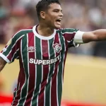 thiago-silva-faz-gol-no-final,-e-fluminense-afunda-o-juventude