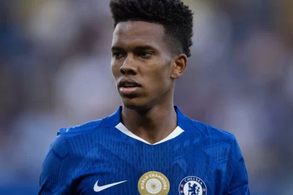 estevao-entra-no-fim-e-ajuda-o-chelsea-a-bater-o-nottingham-forest-em-duelo-com-7-brasileiros