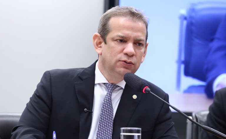 comissao-aprova-projeto-que-preve-campanhas-para-divulgar-politica-nacional-de-cuidados