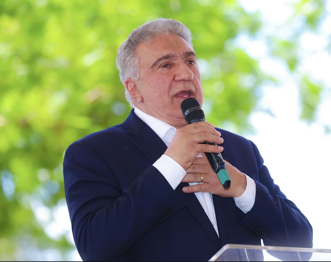 laurez-adota-tom-de-agilidade-com-secretarios:-“rapidamente-nao,-gosto-de-prazo”
