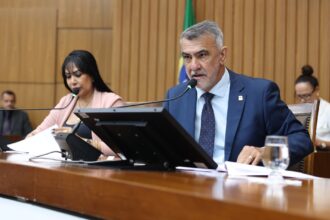 presidente-da-aleto-encaminha-pccr-da-educacao-para-a-ccj