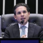 camara-aprova-urgencia-para-projeto-que-proibe-cobranca-de-bagagem-de-mao-em-voos;-acompanhe