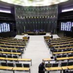 deputados-analisam-punicao-a-quem-obstruir-vias-para-praticar-crimes;-acompanhe
