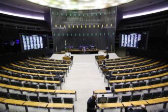 deputados-analisam-punicao-a-quem-obstruir-vias-para-praticar-crimes;-acompanhe