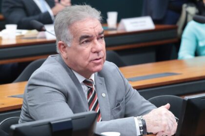 projeto-cria-medidas-contra-tarifas-abusivas-no-comercio-exterior