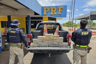 adolescente-de-17-anos-e-apreendida-com-mais-de-20-kg-de-maconha-em-bagagem