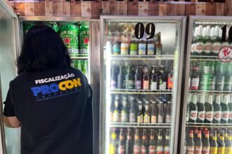 operacao-de-olho-no-copo:-numero-preocupante-de-produtos-vencidos-e-apreendido-em-todo-o-estado