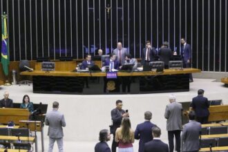 camara-deve-votar-projetos-sobre-falsificacao-de-bebidas-e-enfrentamento-ao-cancer-de-mama