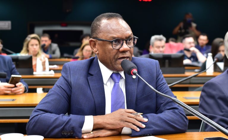 comissao-aprova-inclusao-de-academias-no-programa-emergencial-de-retomada-do-setor-de-eventos