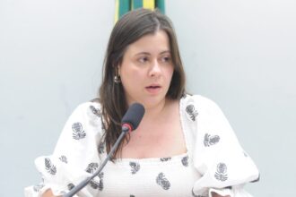 comissao-aprova-proposta-que-autoriza-uso-de-escola-publica-para-cursinho-comunitario