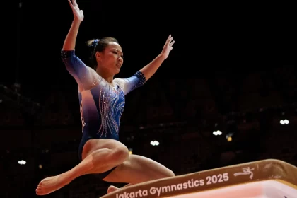 chinesa-recebe-nota-zero-e-chora-na-final-do-mundial-de-ginastica;-video