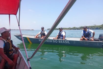 dois-homens-desaparecem-apos-embarcacao-afundar-com-motos-e-passageiros-no-rio-tocantins