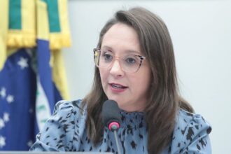 comissao-aprova-obrigacao-de-fabricantes-em-divulgar-pontos-de-coleta-para-pilhas-e-eletronicos