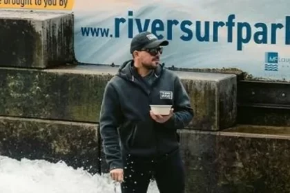 austriaco-quebra-recorde-mundial-apos-surfar-a-mesma-onda-por-mais-de-8h